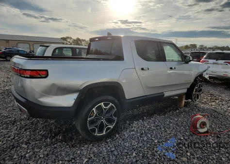 2022 Rivian R1T Adventure z USA, uszkodzony, nr VIN 7FCTGAAA9NN008835